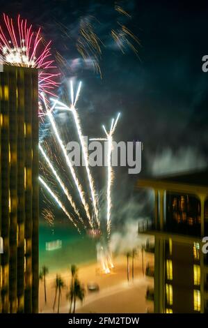 Feuerwerk im Hilton Hawaiian Village, Honolulu Stockfoto