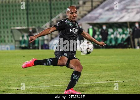 Vila Do Conde, Portugal. Mai 2021. Joao Mario von Sporting während des NOS-Spiels der Herren Liga zwischen Rio Ave und Sporting CP im Arcos-Stadion in Vila do Conde, Portugal am 5. Mai 2021 Quelle: SPP Sport Pressefoto. /Alamy Live News Stockfoto