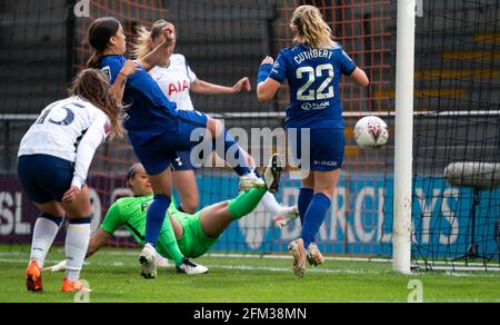 London, Großbritannien. Mai 2021. Sam Kerr von Chelsea Women erzielt am 5. Mai 2021 beim FAWSL Behind Closed Doors Match zwischen Tottenham Hotspur Women und Chelsea Women im Hive, London, England, ihr 2. Tor und 2-0. Foto von Andy Rowland. Quelle: Prime Media Images/Alamy Live News Stockfoto