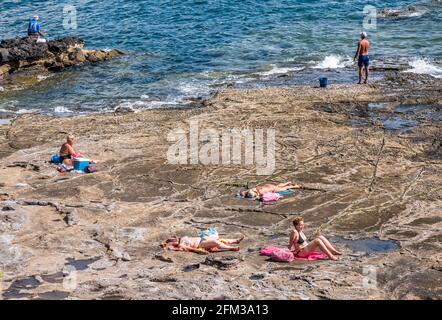 Gran Canaria, eine spanische Kanarische Insel vor der Nordwestküste von Afrika. Las Palmas de Gran Canaria mit Playa del Confital. Stockfoto