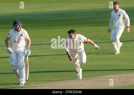 Jimmy Anderson in Bowling-Action für Lancashire während Essex CCC gegen Lancashire CCC, Specsavers County Championship Division 1 Cricket im Cloudfm C Stockfoto