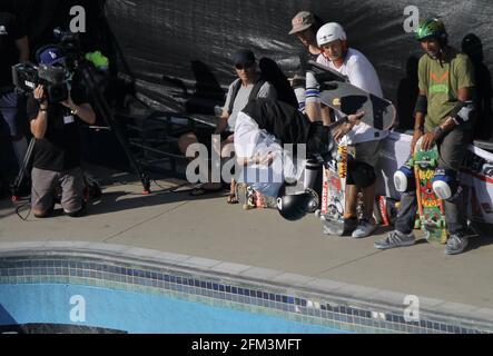 BONDI, AUSTRALIEN - 21. Feb 2016: Der bekannte Skateboarder Tony Hawk macht eine Luftdemonstration für den Bowl-A-rama Bondi Beach 2016 in der Nähe von Sydney Stockfoto