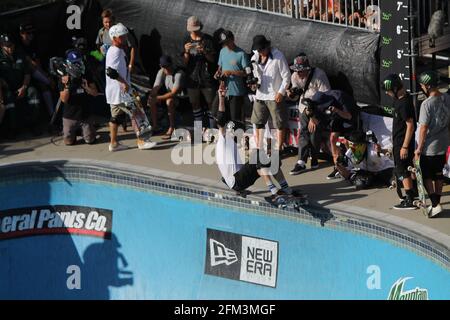 BONDI, AUSTRALIEN - 21. Feb 2016: Der bekannte Skateboarder Tony Hawk macht eine Luftdemonstration für den Bowl-A-rama Bondi Beach 2016 in der Nähe von Sydney Stockfoto