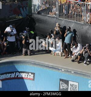 BONDI, AUSTRALIEN - 21. Feb 2016: Der bekannte Skateboarder Tony Hawk macht eine Luftdemonstration für den Bowl-A-rama Bondi Beach 2016 in der Nähe von Sydney Stockfoto