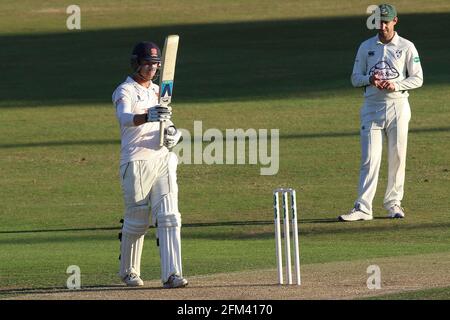 Tom Westley von Essex feiert ein halbes Jahrhundert, 50 Runs während Essex CCC vs Worcestershire CCC, Specsavers County Championship Division 2 Cric Stockfoto