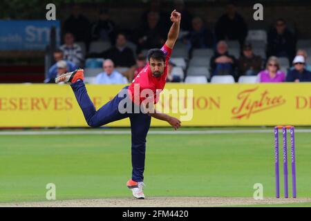 Ravi Bopara beim Bowling für Essex während Essex Eagles gegen Kent Spitfires, Royal London One-Day Cup Cricket auf dem Essex County Ground am 15. Juni Stockfoto