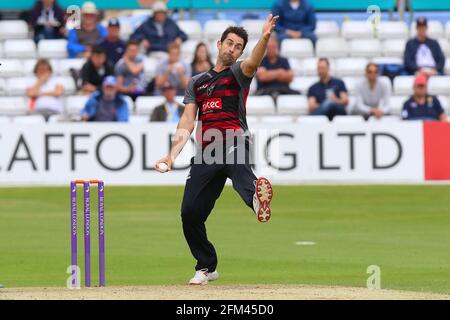 Tim Groenewald beim Bowlen für Somerset während Essex Eagles vs Somerset, Royal London One-Day Cup Cricket auf dem Essex County Ground am 12. Juni Stockfoto