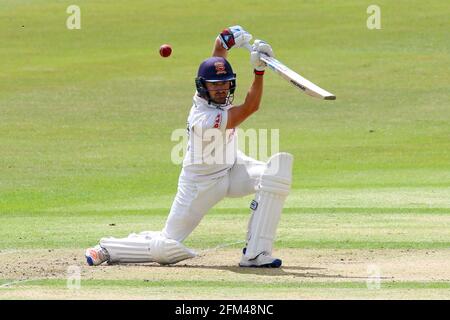 Jaik Mickleburgh trifft vier Läufe für Essex während Gloucestershire CCC gegen Essex CCC, Specsavers County Championship Division 2 Cricket am Cheltenham Col Stockfoto