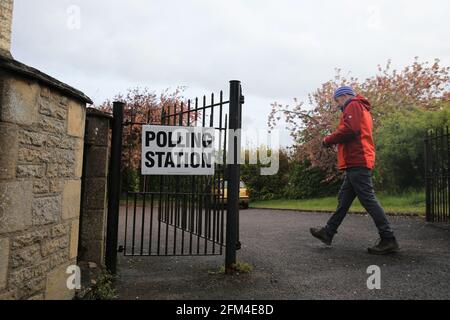 Stroud, Gloucestershire, Großbritannien. Mai 2021. Wahllokale für die Kommunalwahlen am 6. Mai 2021 in Stroud, Gloucestershire, Großbritannien, geöffnet. Kredit: Gary Learmonth / Alamy Live Nachrichten Stockfoto