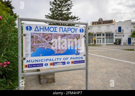 Paros, Griechenland - 28. September 2020: Karte der Gemeinde Paros. Kykladen, Griechenland Stockfoto