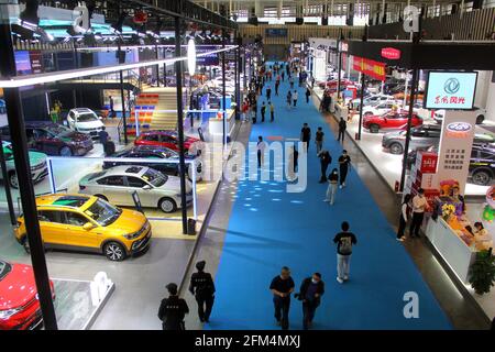 Die neuen Energie-Automobile werden am 30. April 2021 auf der Nanjing International Automobile Expo 2021 in Nanjing, Jiangsu, China, gezeigt. (Foto: TPG/cnsphotos) Stockfoto