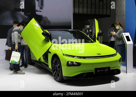 Die neuen Energie-Automobile werden am 30. April 2021 auf der Nanjing International Automobile Expo 2021 in Nanjing, Jiangsu, China, gezeigt. (Foto: TPG/cnsphotos) Stockfoto