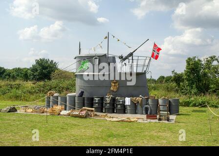 Nachbau eines U-Boot-U-Bootsturms aus dem zweiten Weltkrieg an Land Stockfoto