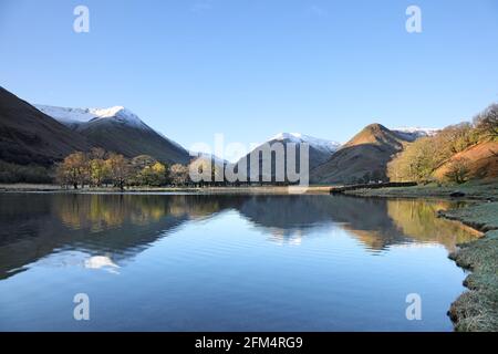 Caudale Moor, Middle Dodd und High Hartsop Dodd aus der Sicht von Brothers Water, Lake District, Cumbria, Großbritannien Stockfoto