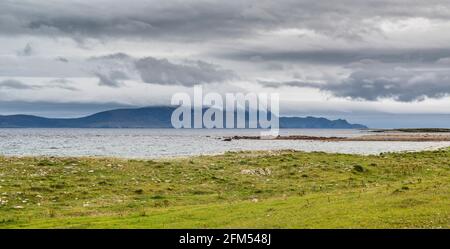 Blick auf Achill Island von Falmore (an Fal Mor), Mullet Peninsula, County Mayo, Irland Stockfoto