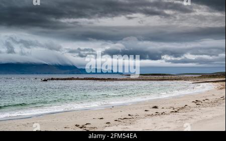 Blick auf Achill Island von Falmore (an Fal Mor), Mullet Peninsula, County Mayo, Irland Stockfoto