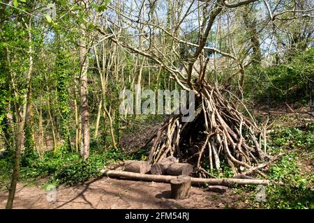 . Eine Höhle im Bishops Knoll Park bristol Stockfoto