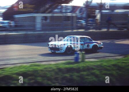 Der Jaguar XJ12C von Derek Bell - David Hobbs bei der ETCC Tourist Trophy 1976 in Silverstone. Stockfoto