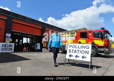 Leicester, Leicestershire, Großbritannien, 6. Mai 2021. UK News. Eine Feuerwache in Wigston in Leicester wird als Polling Station für die Kommunalwahlen genutzt. Alex Hannam/Alamy Live News Stockfoto