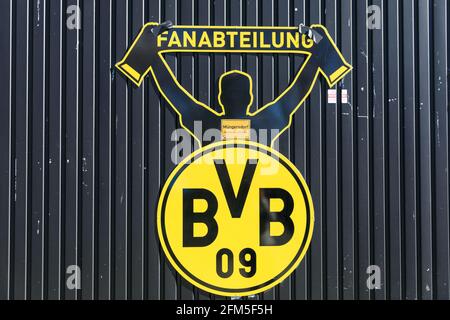 BVB 09 Logo des Fußballvereins Borussia Dortmund, Fanabteilung im Signal Iduna Park Stadion Borussia Dortmund, Deutschland Stockfoto