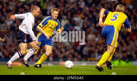 ENGLAND V SCHWEDEN AM ALTEN TRAFFORD 10/11/2001 BILD DAVID ASHDOWN ENGLAND FUSSBALL Stockfoto