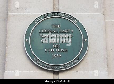 Gründungsplakette der Liberalen Partei an der Wand, King Street, St James's, City of Westminster, Greater London, England, Vereinigtes Königreich Stockfoto