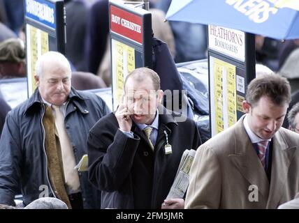 NATIONAL HUNT FESTIVAL CHELTENHAM 1. TAG 11/3/2003 BILD DAVID ASHDOWN RACING CHELTENHAM Stockfoto