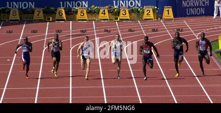 AUGUST 2000 NORWICH UNION OLYMPIC TRIALS IM ALEXANDER STADIUM BIRMINGHAM ATHLETICS AA 100M HERREN 2ND HALBFINALE. Stockfoto