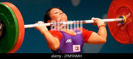 COMMONWEALTH GAMES MANCHESTER 31/7/2002 WOMANS GEWICHTHEBEN BIS ZU 58KGS SIEGER SUNAINA SUNAINA WÄHREND DER SAUBEREN BILD DAVID ASHDOWN. COMMONWEALTH-SPIELE MANCHESTER Stockfoto