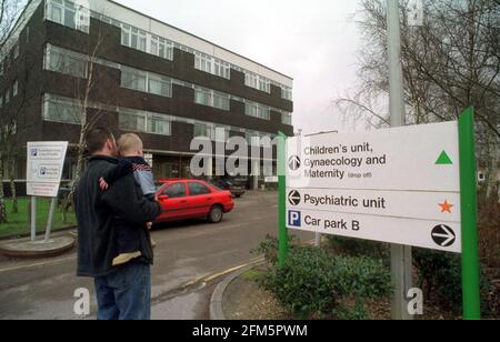 UNTERSUCHUNG VON TODESFÄLLEN BEI KINDERN IM WEXHAM PARK HOSPITAL, SLOUGH. BILD IM HINTEREN TEIL DES KRANKENHAUSES Stockfoto