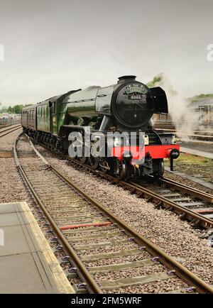 Berühmte Dampflokomotive Flying Scotsman am Bahnhof Salisbury. 21.05.2016. Stockfoto