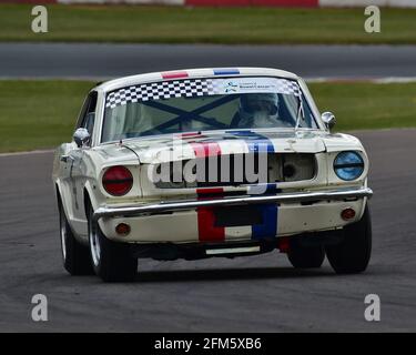 Jon Miles, Dave Coyne, Mark Wright, Ford Mustang, RAC Pall Mall Cup for Pre-66 GT, Sports Racing and Touring Cars, Donington Historic Festival, Doning Stockfoto