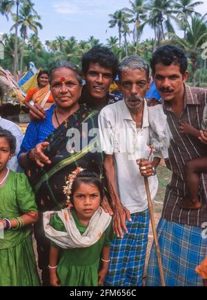 KERALA, INDIEN – Wanderarbeiter aus Andhra Pradesh lagerten in den Bergen der Western Ghats, Kottayam-Distrikt. Stockfoto