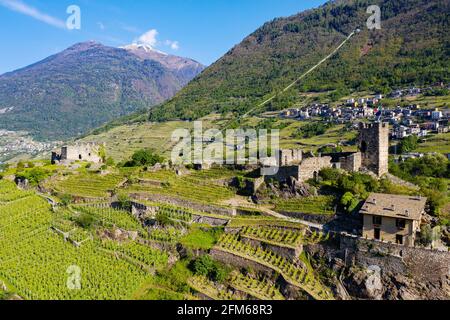 Valtellina (IT), Grumello Weinberge in der Nähe von Sondrio, Luftaufnahme Stockfoto