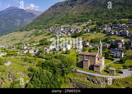 Valtellina (IT), Grumello Weinberge in der Nähe von Sondrio, Luftaufnahme Stockfoto