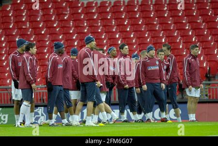 ENGLAND TRAINING IN WEMBLEY FÜR DAS SPIEL MIT DER SCHWEIZ 4/2/2008. BILD DAVID ASHDOWN Stockfoto