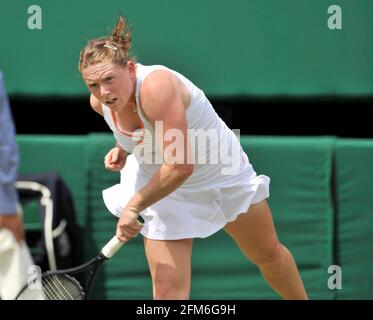 WIMBLEDON TENNIS CHAMPIONSHIPS 2008. TAG 24/6/2008. N.CAVADAY WÄHREND IHRES MATCHES MIT V.WILLIAMS BILD DAVID ASHDOWN Stockfoto