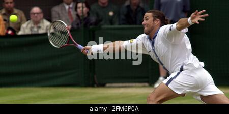 PAT RAFTER WÄHREND DES MEN'S S FINALE IN WIMBLEDON - JULI 2000 GEGEN PETE SAMPRAS. Stockfoto