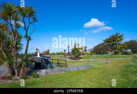 Buccaneer Bay, ein 9-Loch-Abenteuergolfplatz (Crazy Golf) in Norfolk Gardens an der Sea Road in Littlehampton, West Sussex, England, Großbritannien. Stockfoto