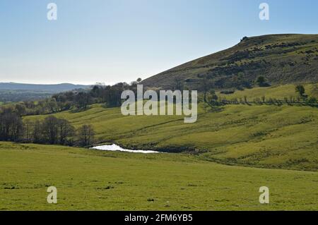 Blick auf Willstone Hill von Caer Caradoc in der Frühlingssonne, Shropshire Stockfoto