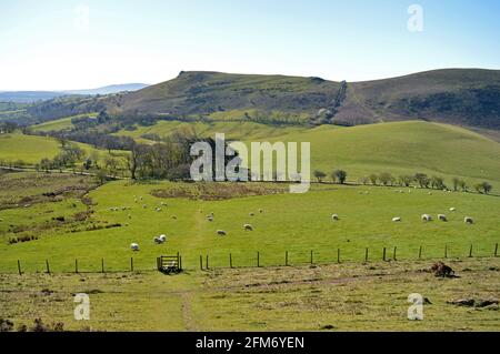 Blick auf Willstone Hill von Caer Caradoc in der Frühlingssonne, Shropshire Stockfoto