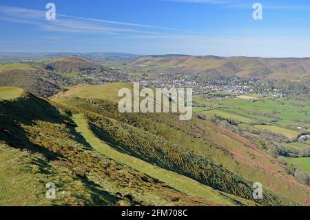 Blick auf den Long Mynd und Church Stretton von Caer Caradoc, Shropshire Stockfoto