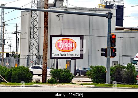 Emporia, KS, USA. Mai 2021. Ansicht einer Tyson-Fleischfabrik in Emporia Kansas, 6. MAI 2021. Kredit: Mark Reinstein/Media Punch/Alamy Live Nachrichten Stockfoto