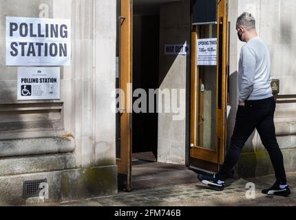 London, Großbritannien. Mai 2021. LONDON, GROSSBRITANNIEN. MAI. Wahlergebnisse bei den kommunalwahlen und Bürgermeisterwahlen am Donnerstag, den 6. Mai 2021. (Kredit: Tejas Sandhu) Kredit: MI Nachrichten & Sport /Alamy Live Nachrichten Stockfoto