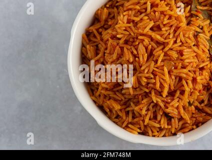 Reisjollof in einer Schüssel Stockfoto