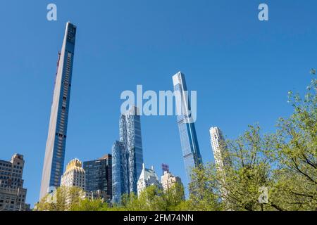 Midtown Skyline mit Supertall Condos, vom Central Park aus gesehen Stockfoto