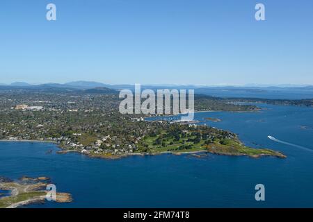 Luftaufnahme des Victoria Golf Club mit dem Trial Islands Ecological Reserve im Vordergrund und Oak Bay, Victoria, Vancouver Island, Briti Stockfoto