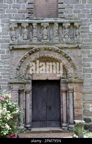 Normannische Kapelle aus dem 12. Jahrhundert in Prestbury, die restauriert wurde 1747 von Sir William Meredith aus Henbury Stockfoto