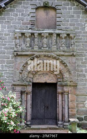 Normannische Kapelle aus dem 12. Jahrhundert in Prestbury, die restauriert wurde 1747 von Sir William Meredith aus Henbury Stockfoto