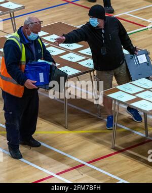 Brentwood Essex 6. Mai 2021 Covid Safe County Council election count at the Brentwood Center, Brentwood, Essex, Credit: Ian Davidson/Alamy Live News Stockfoto